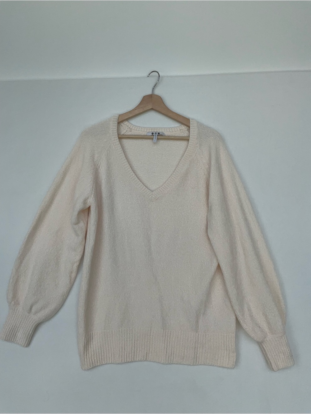 Three Dots Cream V-Neck Balloon Sleeve Sweater